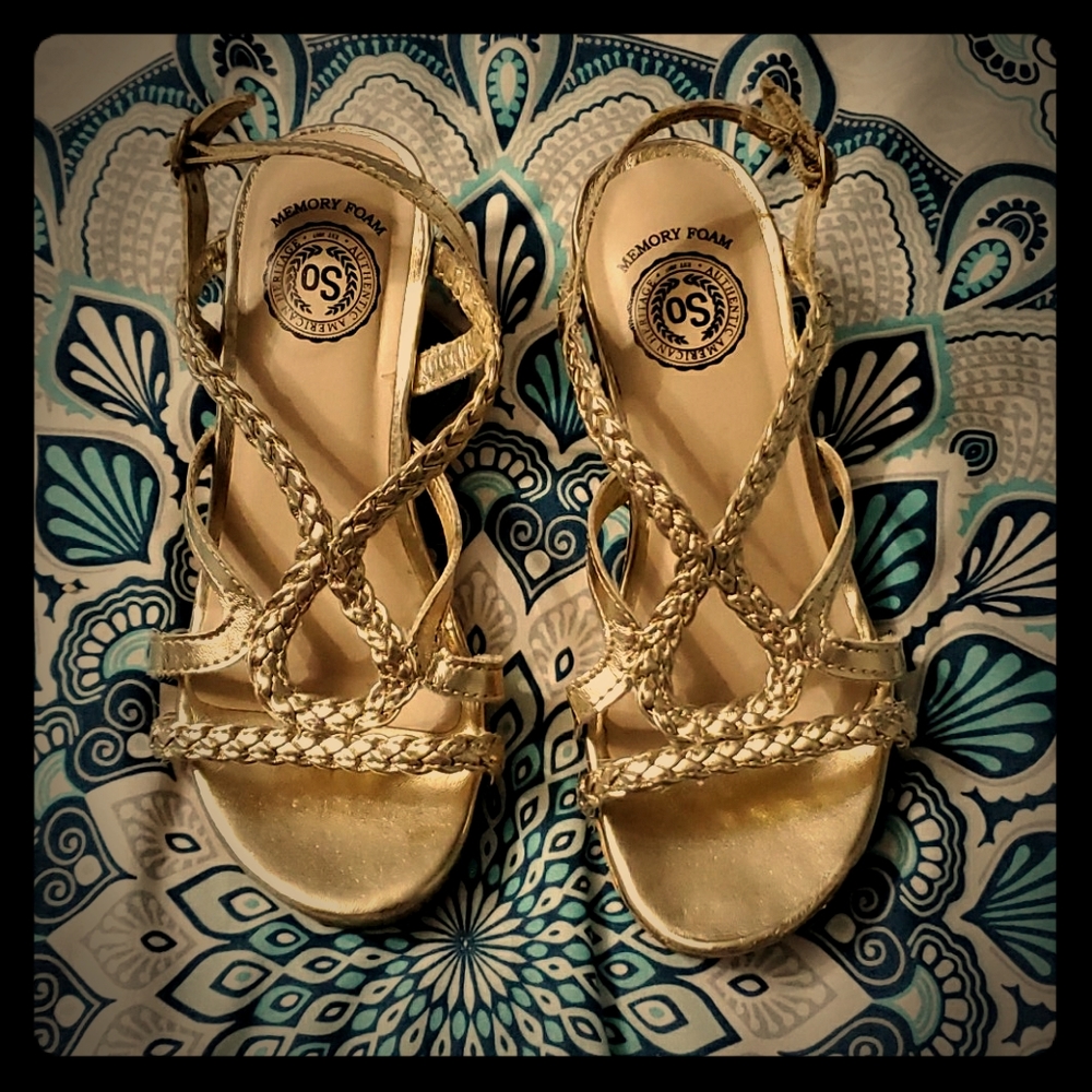 Girl's gold espadrilles